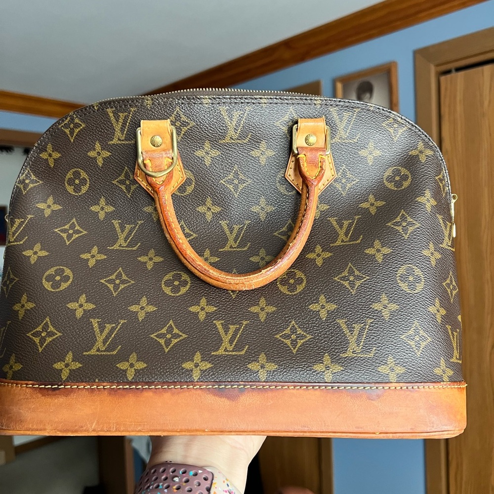 Authentic Louis Vuitton Alma PM Brown Monogram Handbag - Picture 4 of 11